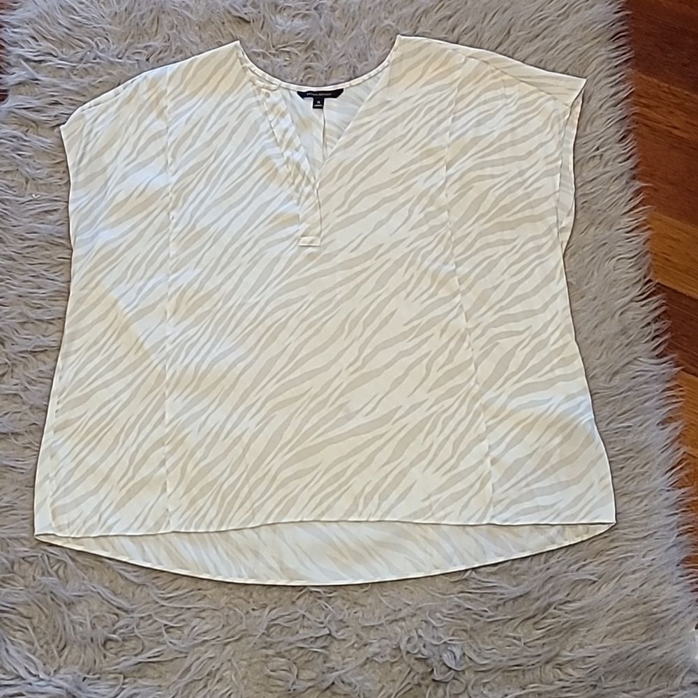 Banana republic womens white and tan zebra print sleeveless polyester shirt